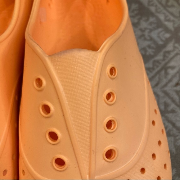 NATIVE Sz 9 Jericho Slip On Rubber Comfort Perforated Top Flats  Shoes - Picture 5 of 16